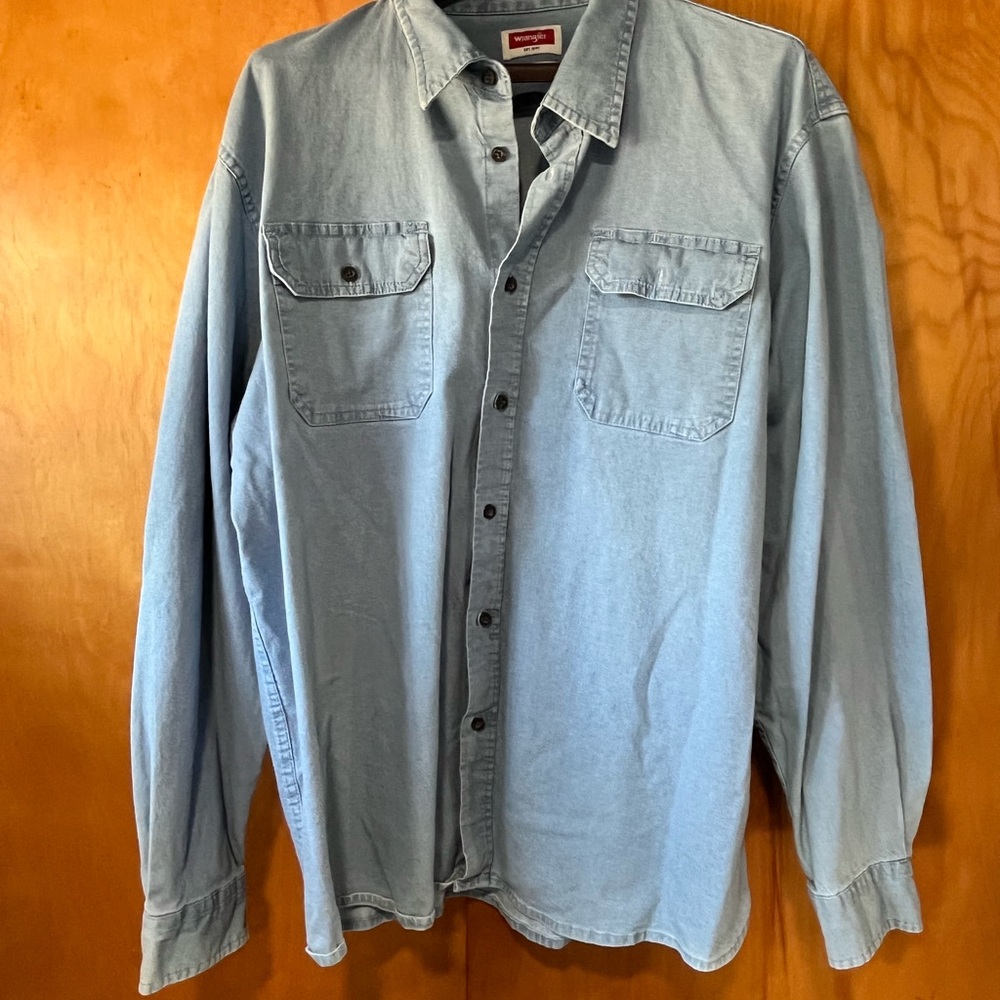 Wrangler Men's Casual Light Blue Button Down Shirt
